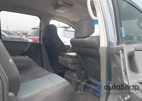 2005 Nissan Titan Xe z USA, uszkodzony, nr VIN 1N6AA07A05N504541